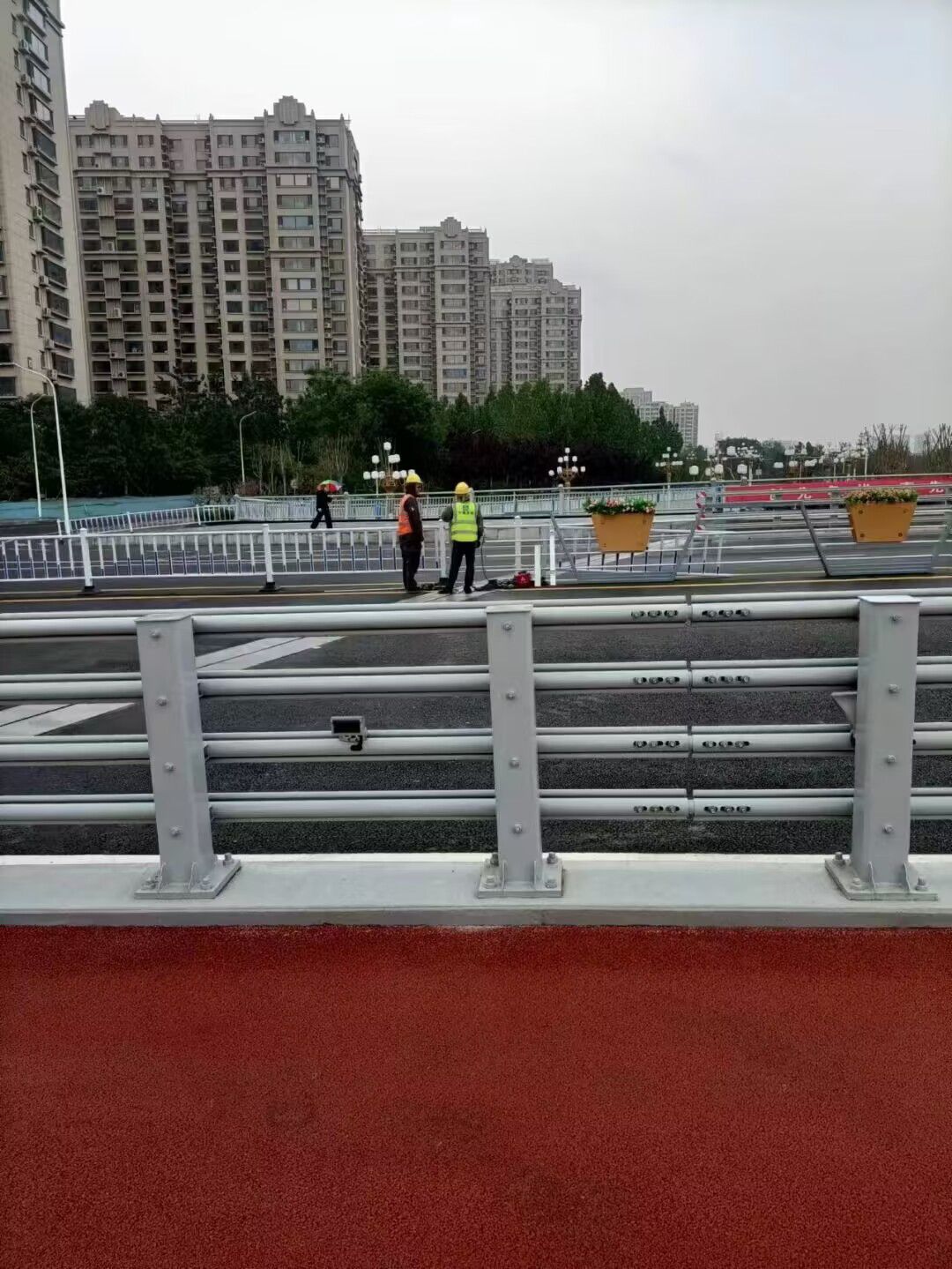 環(huán)波梁防撞護(hù)欄